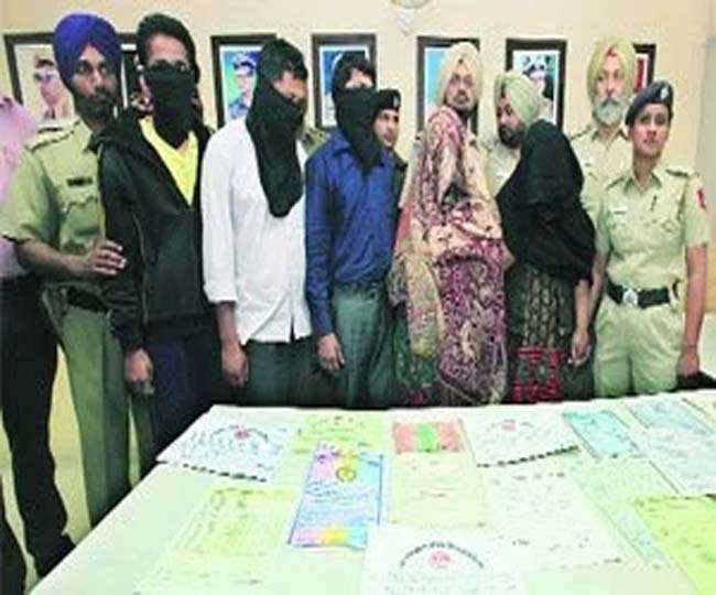 फर्जी डिग्री बेचने वाले गिरोह का भंडाफोड़, चार गिरफ्तार, 10 की तलाश