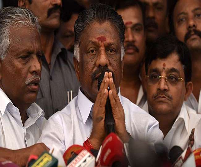 अब पन्नीरसेलवम खेमे ने शशिकला और उनके रिश्तेदारों को पार्टी से हटाया