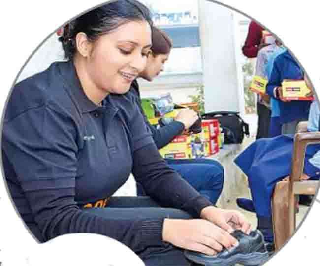 मुस्कान दो खुशियां लो