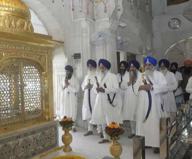 पंजाब चुनाव में डेरे से समर्थन लेने वाले 39 नेताओं को गुरुधामों की सेवा की सजा