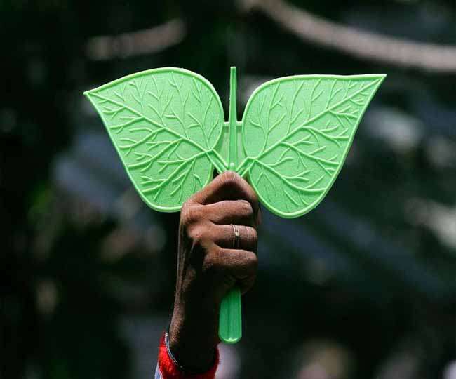 एआइएडीएमके चुनाव चिन्ह विवाद में 25 को आरोपपत्र पर संज्ञान लेगा कोर्ट