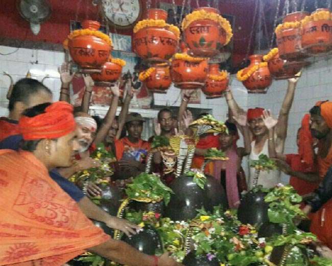 बिहार का प्रसिद्ध प्राचीन शिवालय, यहां एक पीठिका पर 11 शिवलिंग हैं स्थापित