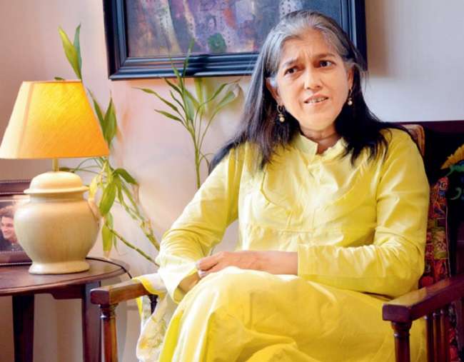 रत्ना पाठक शाह का मानना है कि पुरुष भी एक अलग तरह के घूंघट में धूम रहे हैं
