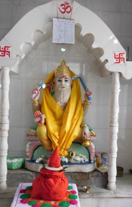 सृष्टि के शिल्पकार की पूजा कर मनाई जयंती