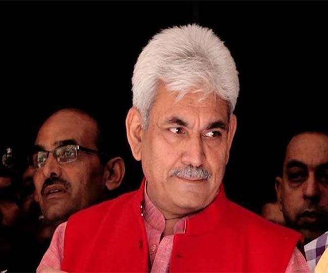 आज होगा UP के CM का एलान, मनोज सिन्हा पहुंचे विश्वनाथ धाम