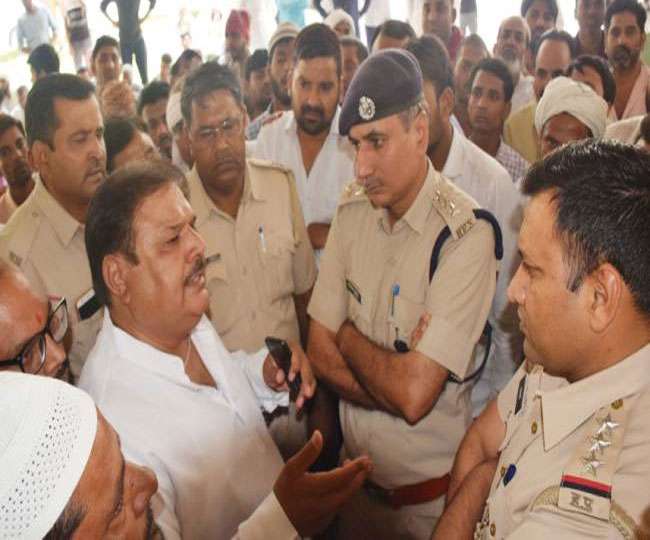 मृतक का शव नहीं सौंपने पर परिजनों ने किया हंगामा, अस्पताल पर लगाया ये आरोप
