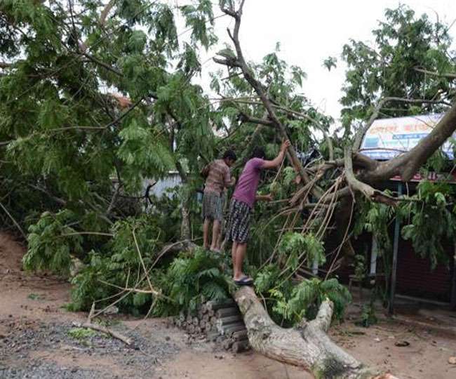 मात्र दो मिनट की आंधी ने मचाई तबाही