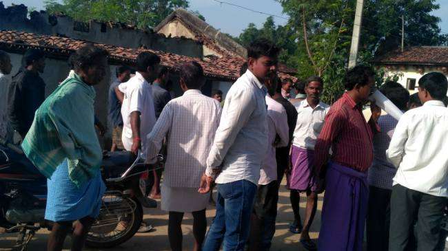 असामाजिक तत्वों ने फूंका योग प्रशिक्षक का घर