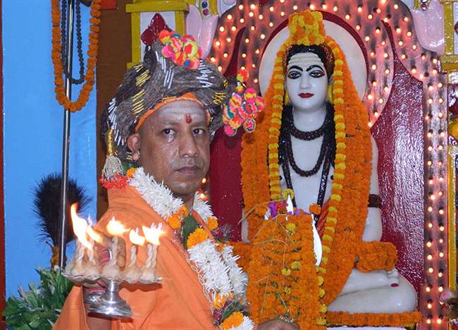 मंदिर की सीढ़ी से सियासत के चरमोत्कर्ष पर तीसरी पीढ़ी
