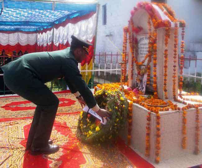पुण्य तिथि पर शहीद को सैन्य अधिकारियों ने दी श्रद्धांजलि