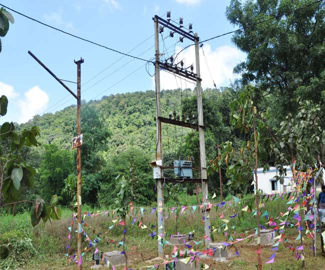 यूपी में विद्युतीकरण के लिए सिर्फ छह गांव बचे, अब मजरों-टोलों की बारी