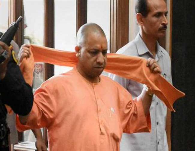 सीएम योगी ने सदन में सीटी बजाने वालों पर कसा तंज