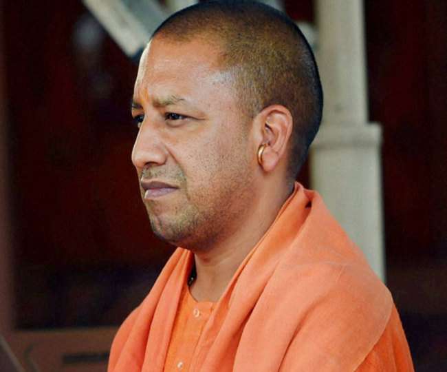 राज्यपाल के अभिभाषण में संशोधन को लेकर घिरी योगी सरकार