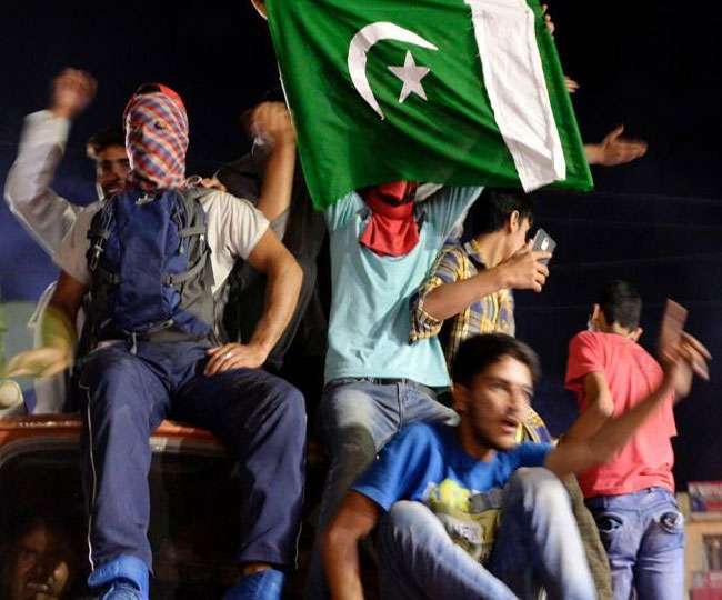 चैंपियंस ट्रॉफी जीतने के बाद पाकिस्तानी सेना ने भारत का उड़ाया मजाक