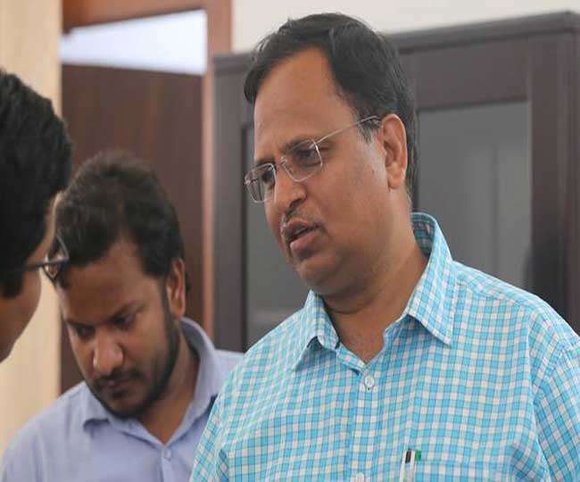 मुश्किल में केजरीवाल, सत्येंद्र जैन के आवास पर CBI का छापा, पत्नी से पूछताछ