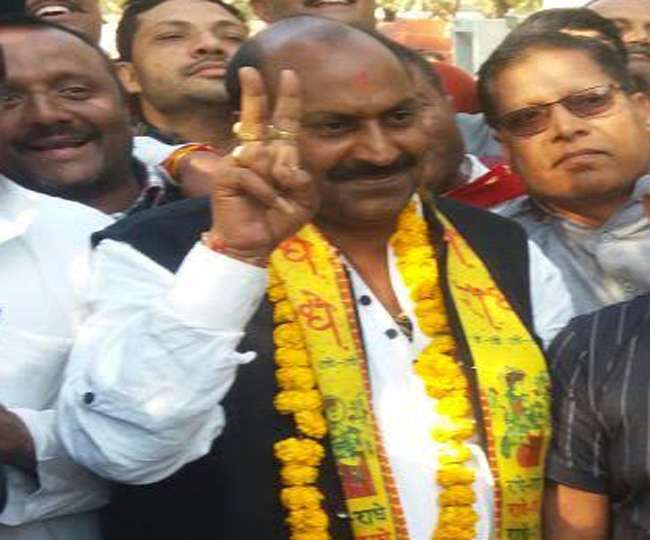 कैंपियरगंज विधायक फतेहबहादुर ने की योगी के लिए सीट छोडऩे की पेशकश
