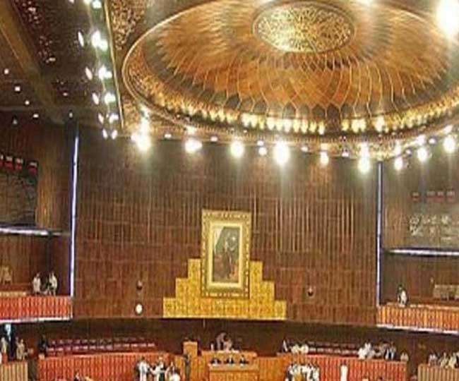 पाकिस्तान में हिंदू विवाह विधेयक बना कानून, राष्ट्रपति ने दी मंजूरी