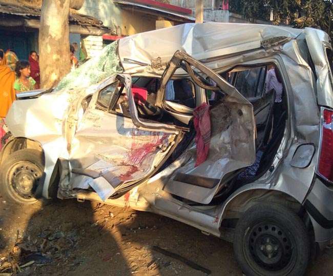 कर्नाटक में कार-ट्रक दुर्घटना में एक ही परिवार के पांच की मौत