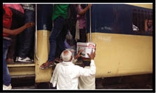 ट्रेनों में विस्फोटक पदार्थ लेकर चढ़ रहे यात्री