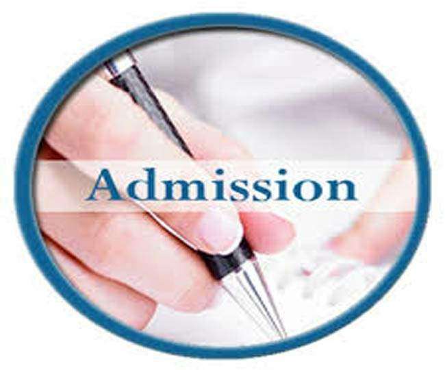 11वीं में Admission को लेकर अभिभावकों का DEO ऑफिस में हंगामा Chandigarh News
