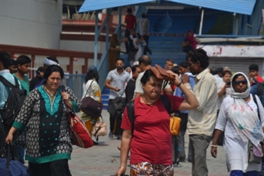 आठ ट्रेन नही गई दून, यात्रियों फजीहत