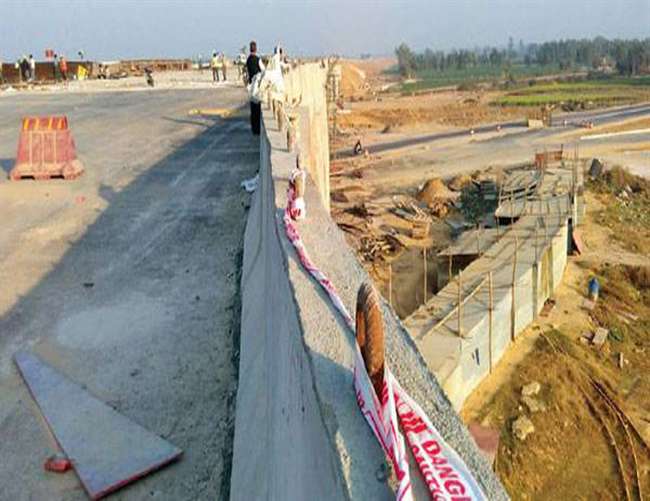 गोमती रिवर फ्रंट के बाद अब लखनऊ-आगरा एक्सप्रेस-वे की जांच का आदेश