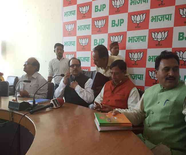 सरकार के खिलाफ साजिश रच रही है कांग्रेसः अजय भट्ट