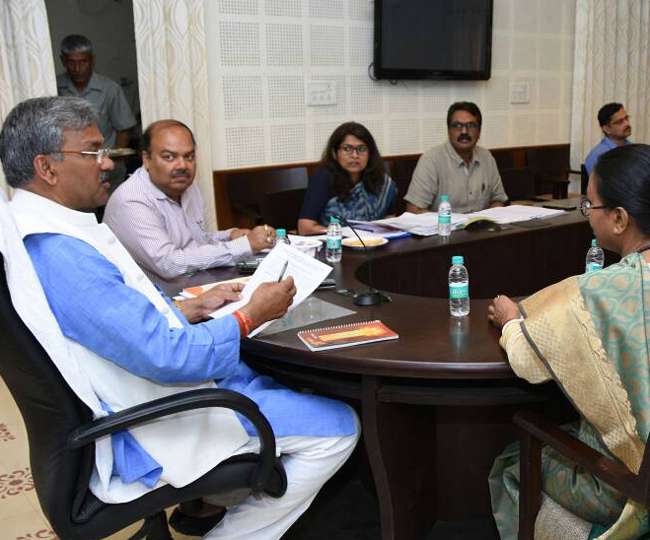 नीति आयोग की बैठक को लेकर सीएम ने अफसरों के साथ किया मंथन