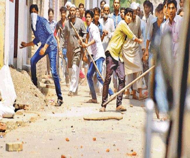 छह घंटे तक सुलगता रहा सहारनपुर, अंबेडकर शोभायात्रा को लेकर विवाद