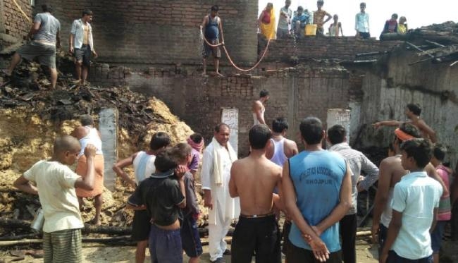 अगलगी में लाखों की संपत्ति जलकर राख