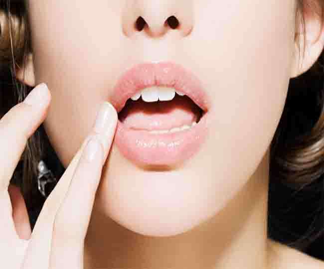 बेजान होठों में नई जान डालता लेटेस्ट लिप मास्क थेरेपी ट्रेंड