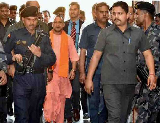 सीएम योगी को खतरा, NSG कमांडो के साथ QRT टीम भी रहेगी सतर्क