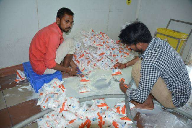 सेहत के नाम पर चलता था मिलावट का खेल, जगतपुर में मिलावटी दूध फैक्ट्री का भड़ाफोड़