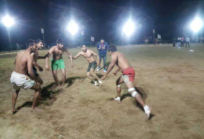 इनामी कबड्डी प्रतियोगिता में लड़कियों की हरियाणा टीम ने पंजाब को हराया