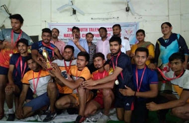 स्वर्ण पदक जीतकर लौटी कबड्डी टीम का स्वागत