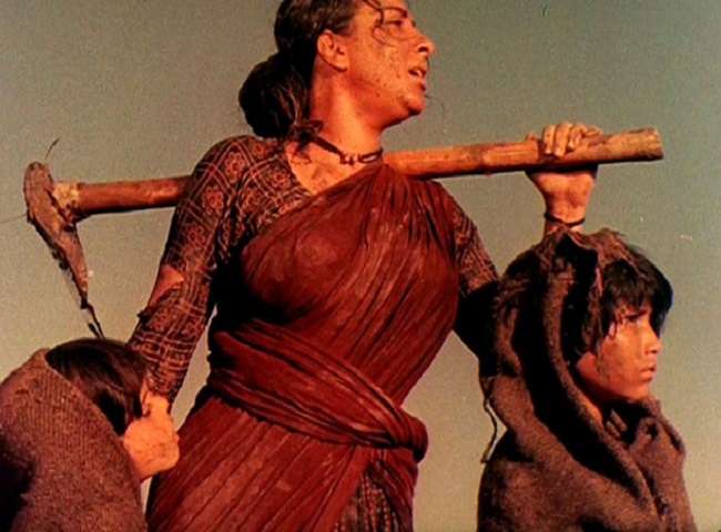 ऑस्कर तक पहुंचने वाली पहली भारतीय फ़िल्म 'मदर इंडिया' के 60 साल पूरे, देखें तस्वीरें