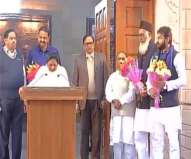 यूपी चुनाव: साइकिल छोड़ अब हाथी पर सवार हुए मुख्तार अंसारी और उनके बेटे