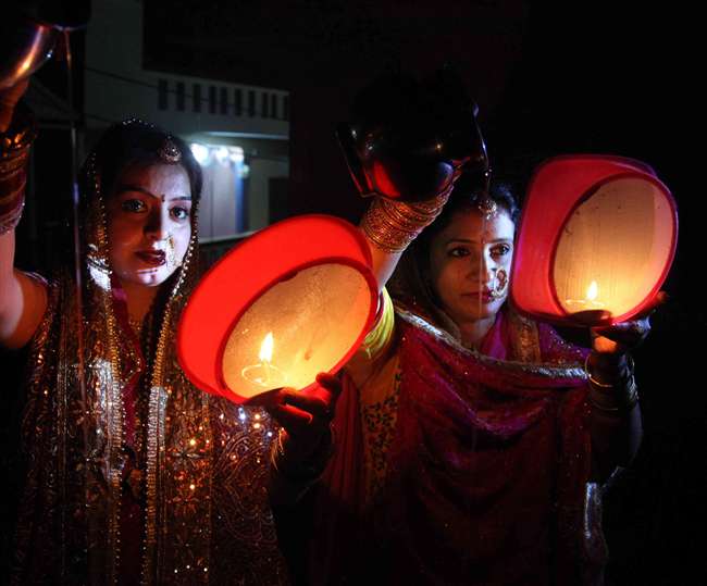 करवा चौथ 2018: जाने क्या है इस व्रत की पूजन विधि
