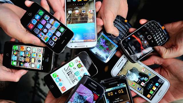 स्मार्टफोन खरीदते समय अनजाने में होती हैं ये 5 बड़ी गलतियां
