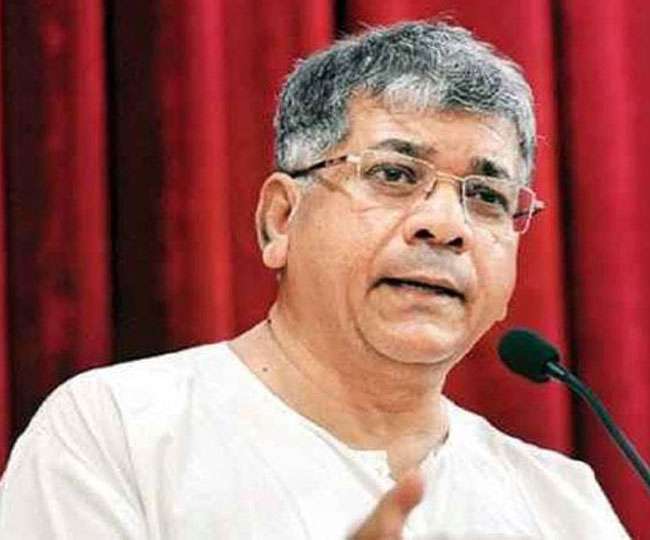 भीमा-कोरेगांव के आरोपित को बचा रहे हैं पीएम: प्रकाश आंबेडकर