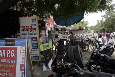 पिपली से थर्ड गेट तक दुकानों के अतिक्रमण से पीडब्ल्यूडी अनिभज्ञ