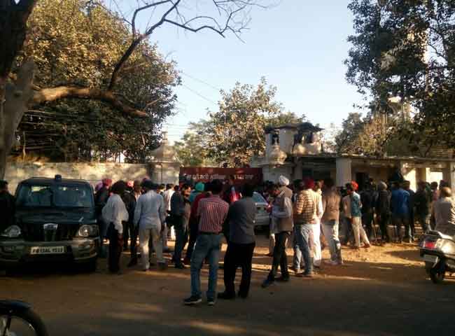 तस्वीरें : नाभा जेल पर हमले से हड़कंप, सुखबीर व डीजीपी पहुंचे