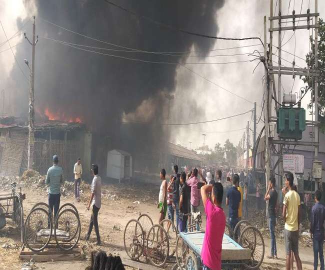 तबाही का मंजर: पटना में देखते ही देखते जल गयी पूरी फल मंडी, करोड़ों की संपत्ति राख