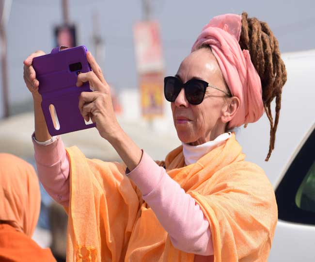 प्रयागराज कुंभ 2019: विहंगम संगम... धर्म ध्वजा से सजी कुंभ नगरी