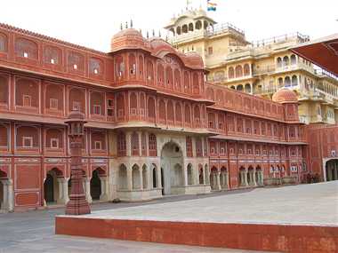 गुलाबी शहर में संस्कृति की झलक