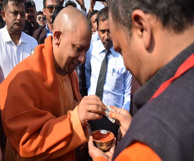 Pics: संगम में सरकार का ‘शाही स्नान’