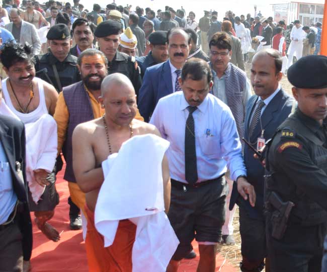 Pics: संगम में सरकार का ‘शाही स्नान’