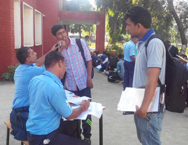 हिमाचल: ऊना में नौसेना की भर्ती में उमड़े युवा