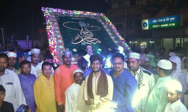 जुलूस के साथ निकला चादर यात्रा