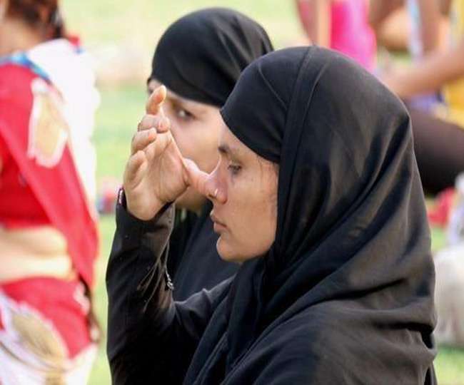 अहमदाबाद में अब आपको मुस्लिम महिलाएं करती नजर आएंगी सूर्य नमस्कार